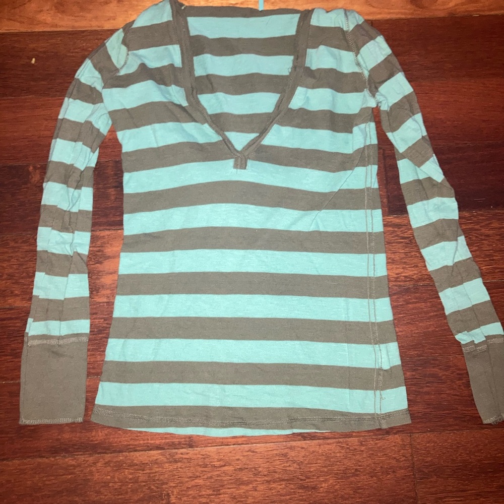 Old Navy Hooded tee